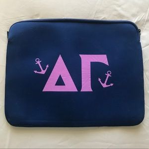 Delta Gamma Laptop sleeve